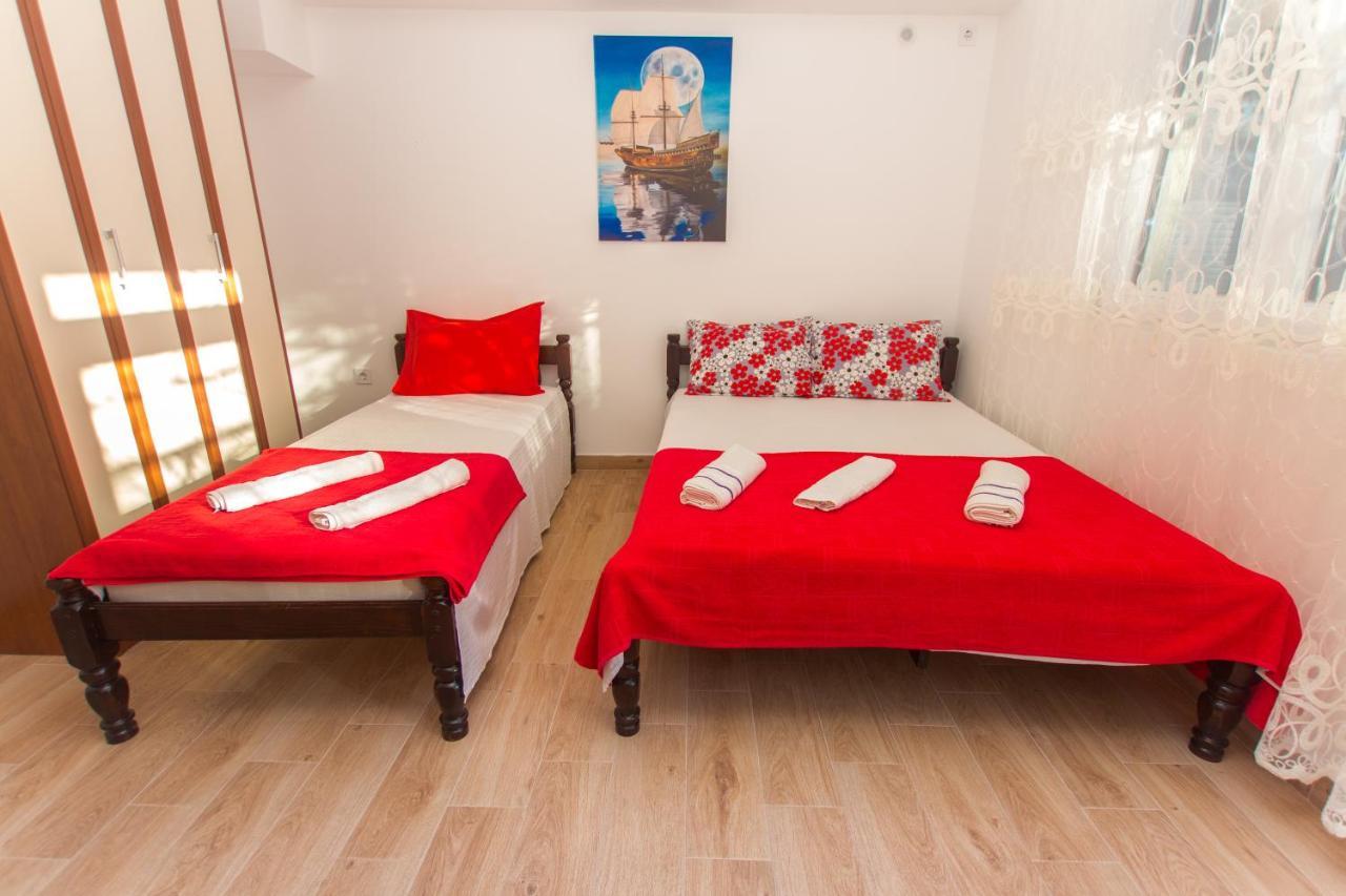 Apartments Petkovic Petrovac Екстериор снимка